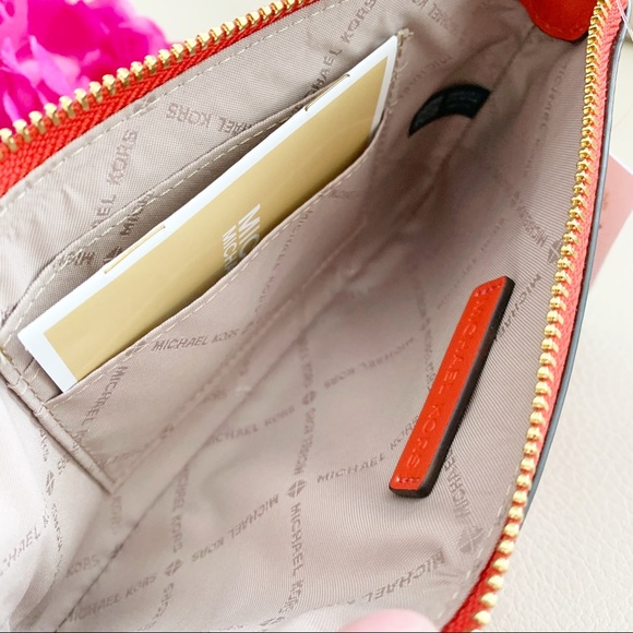 ❌SALE Michael Kors jet Set Wristlet - Picture 5 of 7